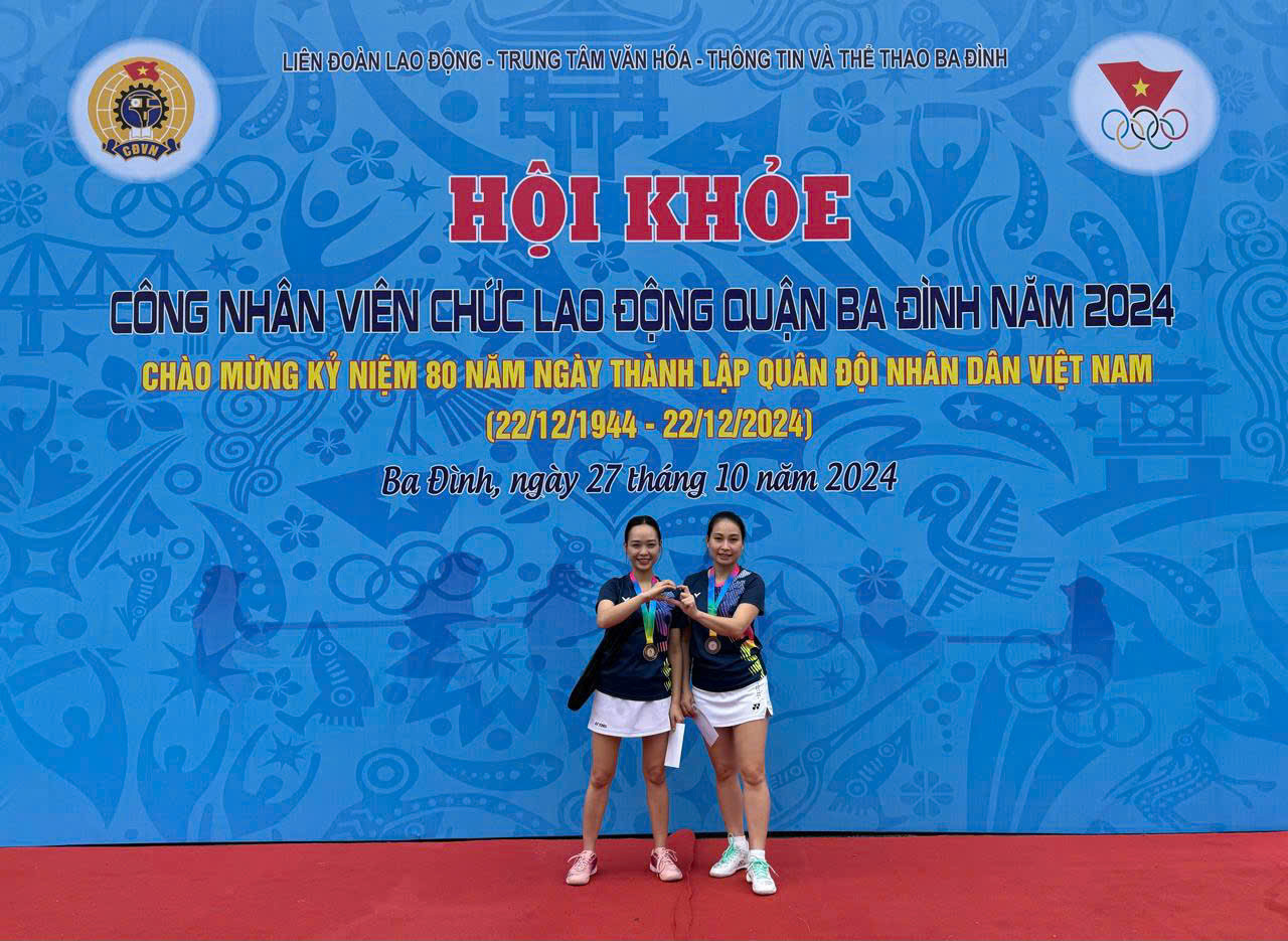 Ly Quynh Trang and Nguyen Thi Phan of OpenWay won Bronze Medals in Women's Doubles Badminton